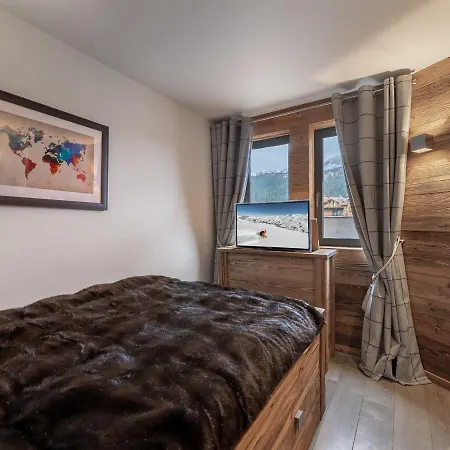 Familial Skis Aux Pieds Avec Wifi A * Courchevel