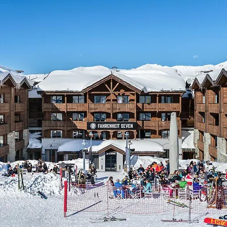 Familial Skis Aux Pieds Avec Wifi A